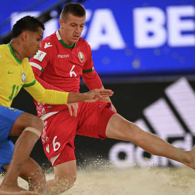 На ЧМ по пляжному футболу в «Лужниках» завершился групповой этап