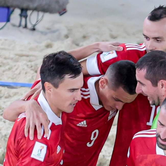 Сборная России вышла в полуфинал ЧМ по пляжному футболу