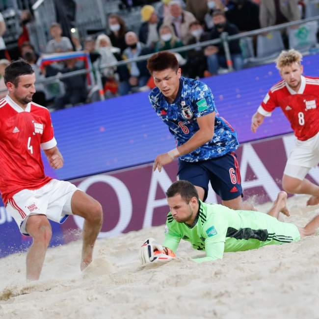 Россия и Япония вышли в финал ЧМ по пляжному футболу